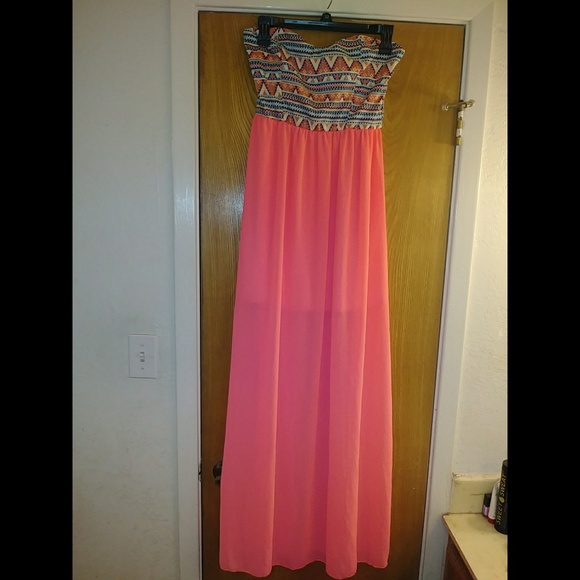 Dress - Picture 1 of 3